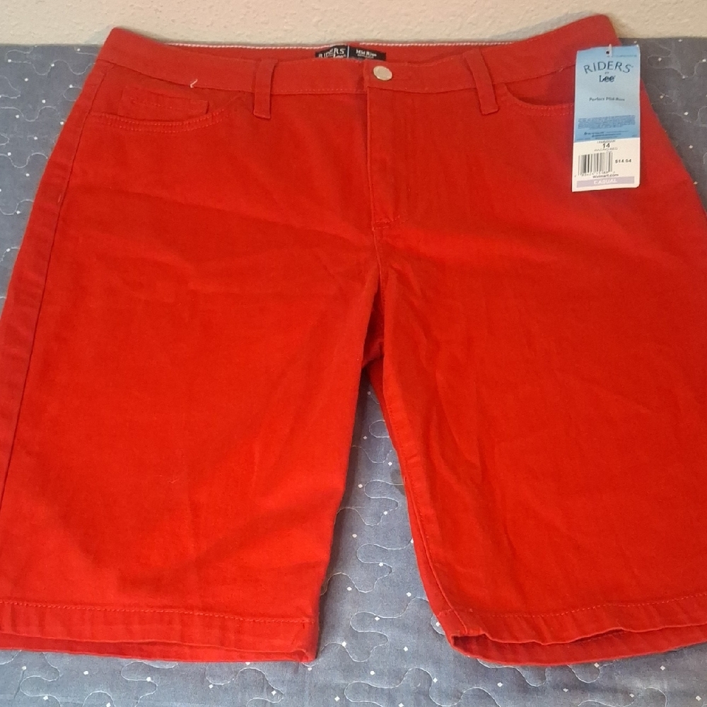 Riders by Lee Women’s Red Bermuda Shorts